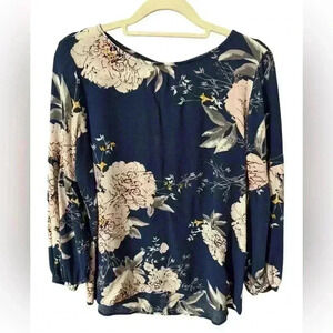 Juniors size M boutique purchase EUC long sleeve dark blue with flower‎ print
